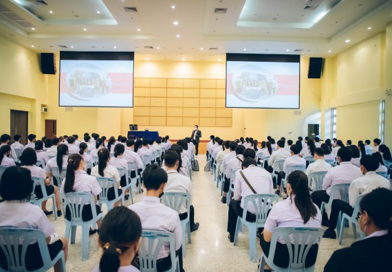 ภาพกิจกรรม  คณะวิทยาศาสตร์และเทคโนโลยี จัดกิจกรรมรักแรกผูกจิตนักศึกษาวิทยาศาสตร์และเทคโนโลยี ปฐมนิเทศนักศึกษาใหม่ คณะวิทยาศาสตร์และเทคโนโลยี ประจำปี 2565