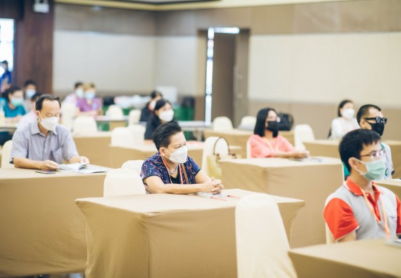 ภาพกิจกรรม  คณาจารย์และบุคลากร คณะวิทยาศาสตร์และเทคโนโลยี เข้าร่วมอบรมโครงการอบรมเชิงปฏิบัติการพัฒนาทักษะวิศวกรสังคมสำหรับอาจารย์ KPRU