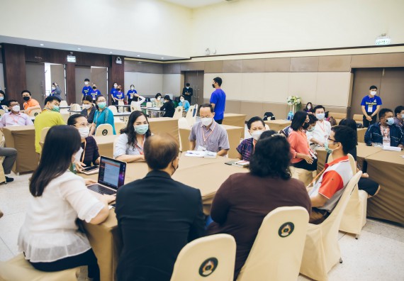 ภาพกิจกรรม  คณาจารย์และบุคลากร คณะวิทยาศาสตร์และเทคโนโลยี เข้าร่วมอบรมโครงการอบรมเชิงปฏิบัติการพัฒนาทักษะวิศวกรสังคมสำหรับอาจารย์ KPRU