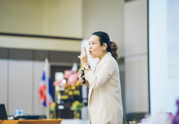 ภาพกิจกรรม  คณาจารย์และบุคลากร คณะวิทยาศาสตร์และเทคโนโลยี เข้าร่วมอบรมโครงการอบรมเชิงปฏิบัติการพัฒนาทักษะวิศวกรสังคมสำหรับอาจารย์ KPRU