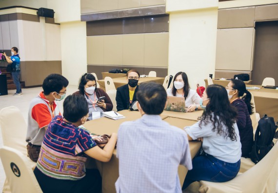 ภาพกิจกรรม  คณาจารย์และบุคลากร คณะวิทยาศาสตร์และเทคโนโลยี เข้าร่วมอบรมโครงการอบรมเชิงปฏิบัติการพัฒนาทักษะวิศวกรสังคมสำหรับอาจารย์ KPRU