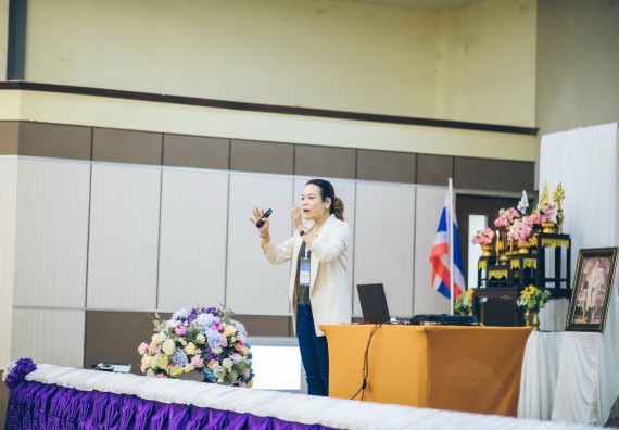 ภาพกิจกรรม  คณาจารย์และบุคลากร คณะวิทยาศาสตร์และเทคโนโลยี เข้าร่วมอบรมโครงการอบรมเชิงปฏิบัติการพัฒนาทักษะวิศวกรสังคมสำหรับอาจารย์ KPRU