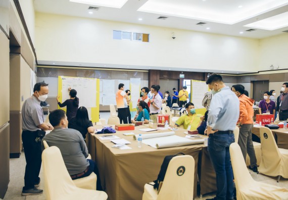 ภาพกิจกรรม  คณาจารย์และบุคลากร คณะวิทยาศาสตร์และเทคโนโลยี เข้าร่วมอบรมโครงการอบรมเชิงปฏิบัติการพัฒนาทักษะวิศวกรสังคมสำหรับอาจารย์ KPRU