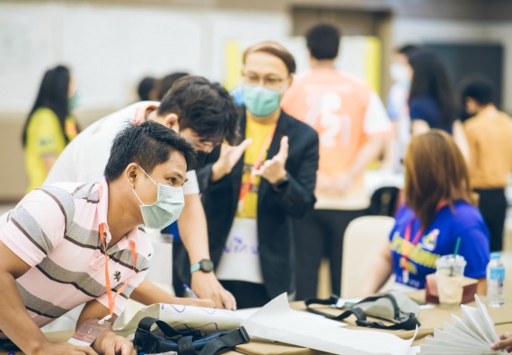 ภาพกิจกรรม  คณาจารย์และบุคลากร คณะวิทยาศาสตร์และเทคโนโลยี เข้าร่วมอบรมโครงการอบรมเชิงปฏิบัติการพัฒนาทักษะวิศวกรสังคมสำหรับอาจารย์ KPRU