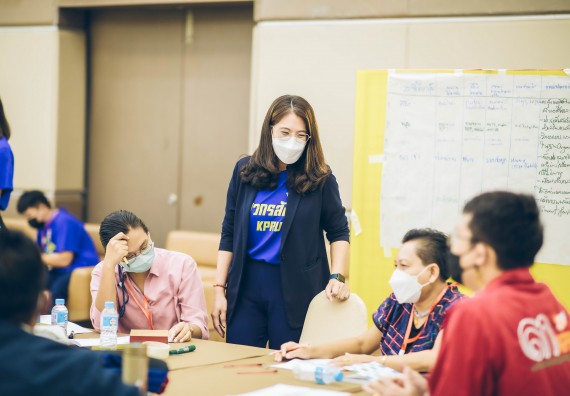 ภาพกิจกรรม  คณาจารย์และบุคลากร คณะวิทยาศาสตร์และเทคโนโลยี เข้าร่วมอบรมโครงการอบรมเชิงปฏิบัติการพัฒนาทักษะวิศวกรสังคมสำหรับอาจารย์ KPRU