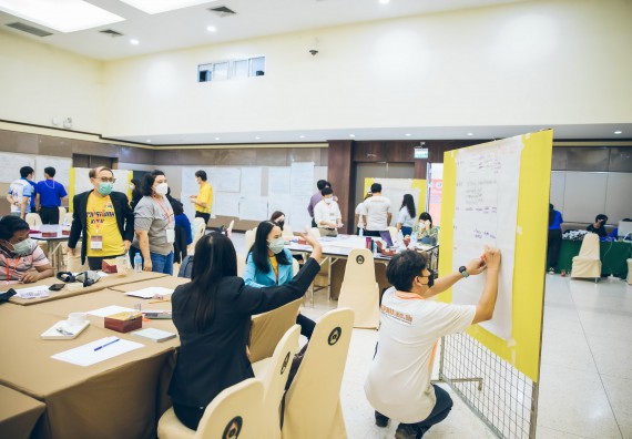 ภาพกิจกรรม  คณาจารย์และบุคลากร คณะวิทยาศาสตร์และเทคโนโลยี เข้าร่วมอบรมโครงการอบรมเชิงปฏิบัติการพัฒนาทักษะวิศวกรสังคมสำหรับอาจารย์ KPRU