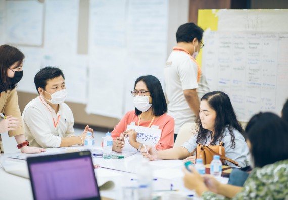 ภาพกิจกรรม  คณาจารย์และบุคลากร คณะวิทยาศาสตร์และเทคโนโลยี เข้าร่วมอบรมโครงการอบรมเชิงปฏิบัติการพัฒนาทักษะวิศวกรสังคมสำหรับอาจารย์ KPRU