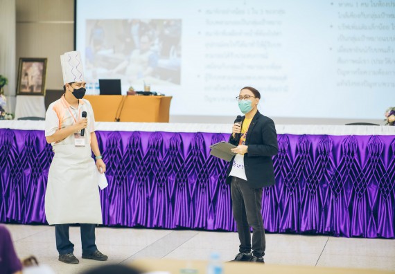 ภาพกิจกรรม  คณาจารย์และบุคลากร คณะวิทยาศาสตร์และเทคโนโลยี เข้าร่วมอบรมโครงการอบรมเชิงปฏิบัติการพัฒนาทักษะวิศวกรสังคมสำหรับอาจารย์ KPRU