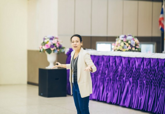 ภาพกิจกรรม  คณาจารย์และบุคลากร คณะวิทยาศาสตร์และเทคโนโลยี เข้าร่วมอบรมโครงการอบรมเชิงปฏิบัติการพัฒนาทักษะวิศวกรสังคมสำหรับอาจารย์ KPRU