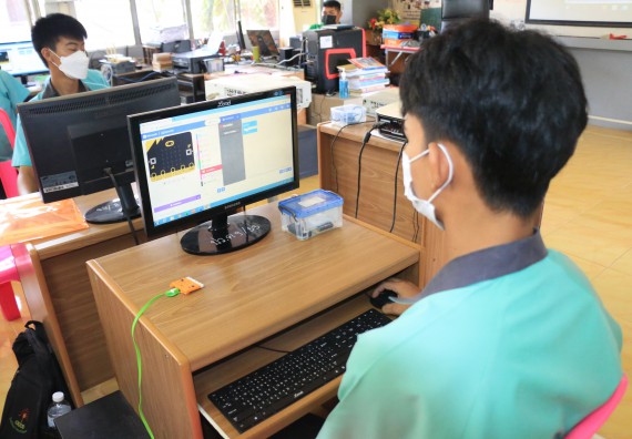 ภาพกิจกรรม  โปรแกรมวิชาวิทยาการคอมพิวเตอร์และเทคโนโลยีสารสนเทศ จัดกิจกรรมบริการวิชาการหลักสูตรวิทยาการคอมพิวเตอร์