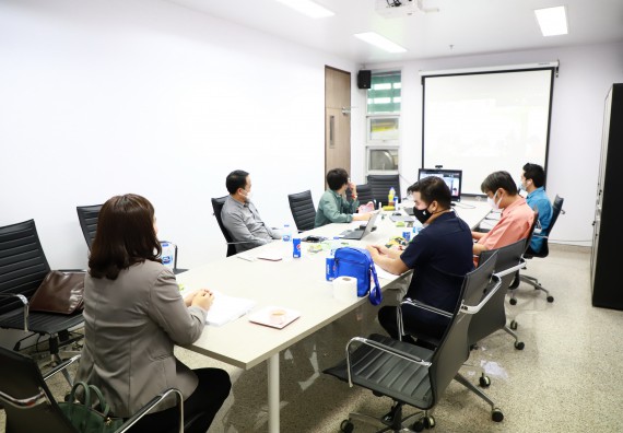 ภาพกิจกรรม  หลักสูตรสาขาวิชานวัตกรรมและธุรกิจอาหาร จัดกิจกรรมตรวจประเมินคุณภาพภายในในรูปแบบการประเมินคุณภาพการศึกษาผ่านสื่ออิเล็กทรอนิกส์ ปีการศึกษา 2565