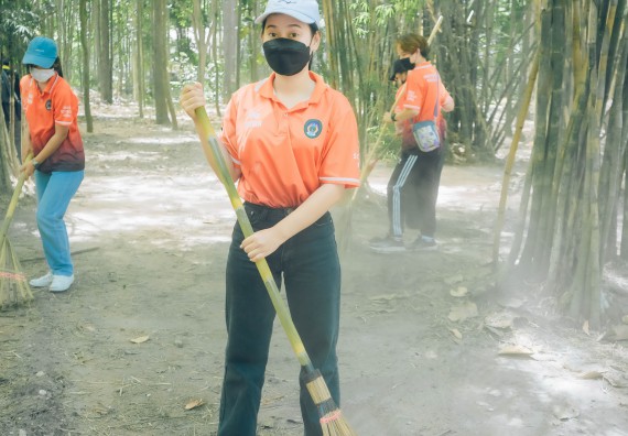 ภาพกิจกรรม  คณะวิทยาศาสตร์และเทคโนโลยี เข้าร่วมโครงการสัมมนาเชิงปฏิบัติการค่ายอาสาบำเพ็ญประโยชน์เพื่อส่งเสริมสร้างจริยธรรมและบูรณาการการเรียนรู้ เพื่อทำนุบำรุงศิลปวัฒนธรรม ครั้งที่ 7