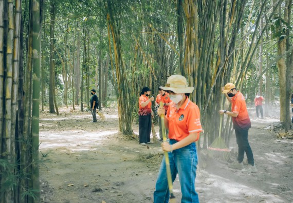 ภาพกิจกรรม  คณะวิทยาศาสตร์และเทคโนโลยี เข้าร่วมโครงการสัมมนาเชิงปฏิบัติการค่ายอาสาบำเพ็ญประโยชน์เพื่อส่งเสริมสร้างจริยธรรมและบูรณาการการเรียนรู้ เพื่อทำนุบำรุงศิลปวัฒนธรรม ครั้งที่ 7