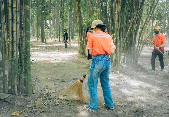 ภาพกิจกรรม  คณะวิทยาศาสตร์และเทคโนโลยี เข้าร่วมโครงการสัมมนาเชิงปฏิบัติการค่ายอาสาบำเพ็ญประโยชน์เพื่อส่งเสริมสร้างจริยธรรมและบูรณาการการเรียนรู้ เพื่อทำนุบำรุงศิลปวัฒนธรรม ครั้งที่ 7