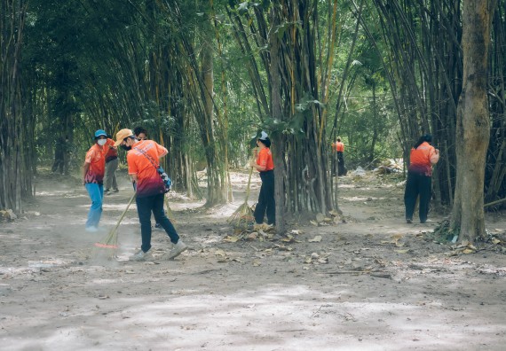 ภาพกิจกรรม  คณะวิทยาศาสตร์และเทคโนโลยี เข้าร่วมโครงการสัมมนาเชิงปฏิบัติการค่ายอาสาบำเพ็ญประโยชน์เพื่อส่งเสริมสร้างจริยธรรมและบูรณาการการเรียนรู้ เพื่อทำนุบำรุงศิลปวัฒนธรรม ครั้งที่ 7