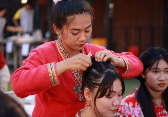 ภาพกิจกรรม  คณะวิทยาศาสตร์และเทคโนโลยี เข้าร่วมโครงการสัมมนาเชิงปฏิบัติการค่ายอาสาบำเพ็ญประโยชน์เพื่อส่งเสริมสร้างจริยธรรมและบูรณาการการเรียนรู้ เพื่อทำนุบำรุงศิลปวัฒนธรรม ครั้งที่ 7