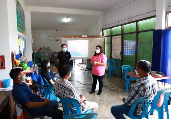 ภาพกิจกรรม  คณะวิทยาศาสตร์และเทคโนโลยี มหาวิทยาลัยราชภัฏกำแพงเพชร ลงพื้นที่ติดตามการให้บริการวิชาการและยกระดับผลิตภัณฑ์ชุมชน ของกลุ่มวิสาหกิจชุมชนกล้วยน้ำหว้าแปลงใหญ่