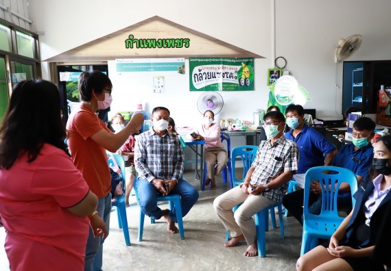 ภาพกิจกรรม  คณะวิทยาศาสตร์และเทคโนโลยี มหาวิทยาลัยราชภัฏกำแพงเพชร ลงพื้นที่ติดตามการให้บริการวิชาการและยกระดับผลิตภัณฑ์ชุมชน ของกลุ่มวิสาหกิจชุมชนกล้วยน้ำหว้าแปลงใหญ่