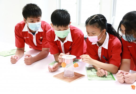 ภาพกิจกรรม  คณะวิทยาศาสตร์และเทคโนโลยี จัดโครงการค่ายวิทยาศาสตร์นักเรียนห้องเรียนพิเศษวิทยาศาสตร์  และโครงการค่ายวิทยาศาสตร์นักเรียนห้องเรียนพิเศษวิทยาศาสตร์เทคโนโลยี ภาษาอังกฤษ คณิตศาสตร์ (STEM) ระดับชั้นมัธยมศึกษาปีที่ 2