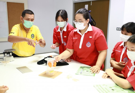 ภาพกิจกรรม  คณะวิทยาศาสตร์และเทคโนโลยี จัดโครงการค่ายวิทยาศาสตร์นักเรียนห้องเรียนพิเศษวิทยาศาสตร์  และโครงการค่ายวิทยาศาสตร์นักเรียนห้องเรียนพิเศษวิทยาศาสตร์เทคโนโลยี ภาษาอังกฤษ คณิตศาสตร์ (STEM) ระดับชั้นมัธยมศึกษาปีที่ 2
