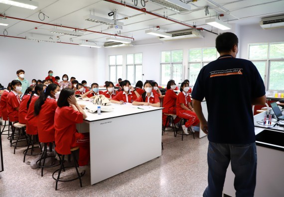 ภาพกิจกรรม  คณะวิทยาศาสตร์และเทคโนโลยี จัดโครงการค่ายวิทยาศาสตร์นักเรียนห้องเรียนพิเศษวิทยาศาสตร์  และโครงการค่ายวิทยาศาสตร์นักเรียนห้องเรียนพิเศษวิทยาศาสตร์เทคโนโลยี ภาษาอังกฤษ คณิตศาสตร์ (STEM) ระดับชั้นมัธยมศึกษาปีที่ 2