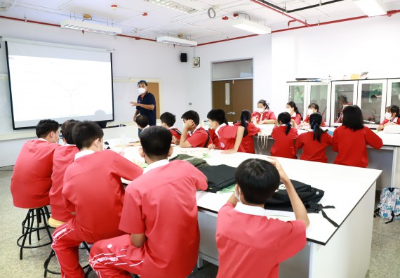 ภาพกิจกรรม  คณะวิทยาศาสตร์และเทคโนโลยี จัดโครงการค่ายวิทยาศาสตร์นักเรียนห้องเรียนพิเศษวิทยาศาสตร์  และโครงการค่ายวิทยาศาสตร์นักเรียนห้องเรียนพิเศษวิทยาศาสตร์เทคโนโลยี ภาษาอังกฤษ คณิตศาสตร์ (STEM) ระดับชั้นมัธยมศึกษาปีที่ 2