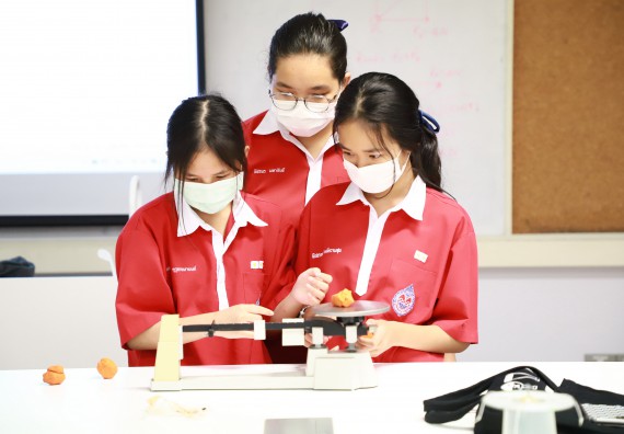 ภาพกิจกรรม  คณะวิทยาศาสตร์และเทคโนโลยี จัดโครงการค่ายวิทยาศาสตร์นักเรียนห้องเรียนพิเศษวิทยาศาสตร์  และโครงการค่ายวิทยาศาสตร์นักเรียนห้องเรียนพิเศษวิทยาศาสตร์เทคโนโลยี ภาษาอังกฤษ คณิตศาสตร์ (STEM) ระดับชั้นมัธยมศึกษาปีที่ 2