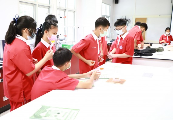 ภาพกิจกรรม  คณะวิทยาศาสตร์และเทคโนโลยี จัดโครงการค่ายวิทยาศาสตร์นักเรียนห้องเรียนพิเศษวิทยาศาสตร์  และโครงการค่ายวิทยาศาสตร์นักเรียนห้องเรียนพิเศษวิทยาศาสตร์เทคโนโลยี ภาษาอังกฤษ คณิตศาสตร์ (STEM) ระดับชั้นมัธยมศึกษาปีที่ 2