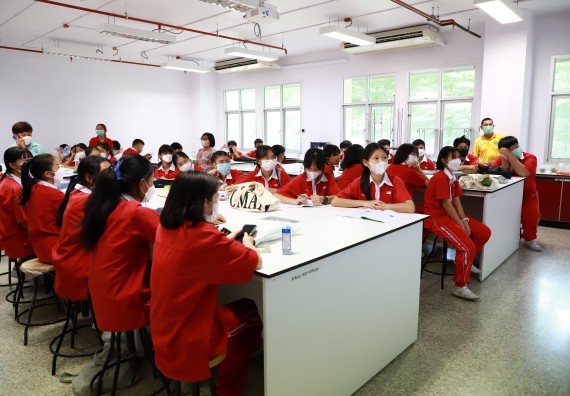 ภาพกิจกรรม  คณะวิทยาศาสตร์และเทคโนโลยี จัดโครงการค่ายวิทยาศาสตร์นักเรียนห้องเรียนพิเศษวิทยาศาสตร์  และโครงการค่ายวิทยาศาสตร์นักเรียนห้องเรียนพิเศษวิทยาศาสตร์เทคโนโลยี ภาษาอังกฤษ คณิตศาสตร์ (STEM) ระดับชั้นมัธยมศึกษาปีที่ 2