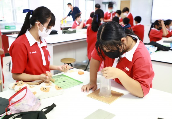 ภาพกิจกรรม  คณะวิทยาศาสตร์และเทคโนโลยี จัดโครงการค่ายวิทยาศาสตร์นักเรียนห้องเรียนพิเศษวิทยาศาสตร์  และโครงการค่ายวิทยาศาสตร์นักเรียนห้องเรียนพิเศษวิทยาศาสตร์เทคโนโลยี ภาษาอังกฤษ คณิตศาสตร์ (STEM) ระดับชั้นมัธยมศึกษาปีที่ 2