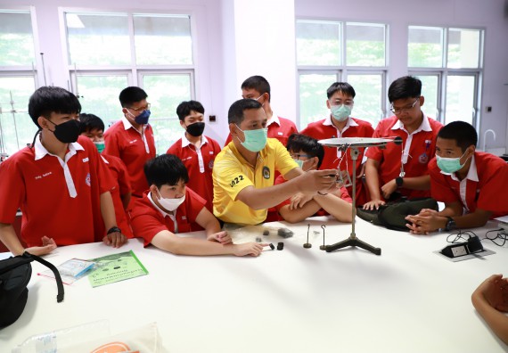 ภาพกิจกรรม  คณะวิทยาศาสตร์และเทคโนโลยี จัดโครงการค่ายวิทยาศาสตร์นักเรียนห้องเรียนพิเศษวิทยาศาสตร์  และโครงการค่ายวิทยาศาสตร์นักเรียนห้องเรียนพิเศษวิทยาศาสตร์เทคโนโลยี ภาษาอังกฤษ คณิตศาสตร์ (STEM) ระดับชั้นมัธยมศึกษาปีที่ 2