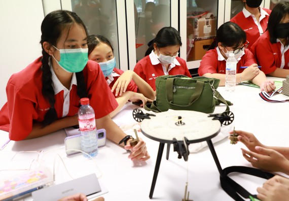 ภาพกิจกรรม  คณะวิทยาศาสตร์และเทคโนโลยี จัดโครงการค่ายวิทยาศาสตร์นักเรียนห้องเรียนพิเศษวิทยาศาสตร์  และโครงการค่ายวิทยาศาสตร์นักเรียนห้องเรียนพิเศษวิทยาศาสตร์เทคโนโลยี ภาษาอังกฤษ คณิตศาสตร์ (STEM) ระดับชั้นมัธยมศึกษาปีที่ 2