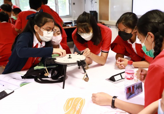 ภาพกิจกรรม  คณะวิทยาศาสตร์และเทคโนโลยี จัดโครงการค่ายวิทยาศาสตร์นักเรียนห้องเรียนพิเศษวิทยาศาสตร์  และโครงการค่ายวิทยาศาสตร์นักเรียนห้องเรียนพิเศษวิทยาศาสตร์เทคโนโลยี ภาษาอังกฤษ คณิตศาสตร์ (STEM) ระดับชั้นมัธยมศึกษาปีที่ 2