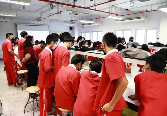 ภาพกิจกรรม  คณะวิทยาศาสตร์และเทคโนโลยี จัดโครงการค่ายวิทยาศาสตร์นักเรียนห้องเรียนพิเศษวิทยาศาสตร์  และโครงการค่ายวิทยาศาสตร์นักเรียนห้องเรียนพิเศษวิทยาศาสตร์เทคโนโลยี ภาษาอังกฤษ คณิตศาสตร์ (STEM) ระดับชั้นมัธยมศึกษาปีที่ 2