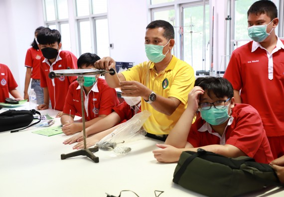 ภาพกิจกรรม  คณะวิทยาศาสตร์และเทคโนโลยี จัดโครงการค่ายวิทยาศาสตร์นักเรียนห้องเรียนพิเศษวิทยาศาสตร์  และโครงการค่ายวิทยาศาสตร์นักเรียนห้องเรียนพิเศษวิทยาศาสตร์เทคโนโลยี ภาษาอังกฤษ คณิตศาสตร์ (STEM) ระดับชั้นมัธยมศึกษาปีที่ 2