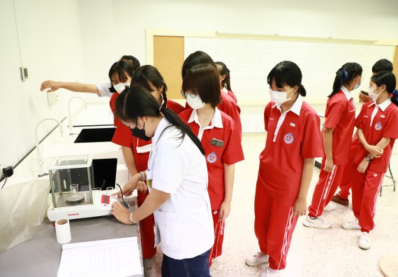 ภาพกิจกรรม  คณะวิทยาศาสตร์และเทคโนโลยี จัดโครงการค่ายวิทยาศาสตร์นักเรียนห้องเรียนพิเศษวิทยาศาสตร์  และโครงการค่ายวิทยาศาสตร์นักเรียนห้องเรียนพิเศษวิทยาศาสตร์เทคโนโลยี ภาษาอังกฤษ คณิตศาสตร์ (STEM) ระดับชั้นมัธยมศึกษาปีที่ 2