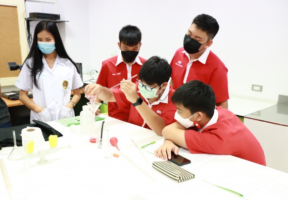 ภาพกิจกรรม  คณะวิทยาศาสตร์และเทคโนโลยี จัดโครงการค่ายวิทยาศาสตร์นักเรียนห้องเรียนพิเศษวิทยาศาสตร์  และโครงการค่ายวิทยาศาสตร์นักเรียนห้องเรียนพิเศษวิทยาศาสตร์เทคโนโลยี ภาษาอังกฤษ คณิตศาสตร์ (STEM) ระดับชั้นมัธยมศึกษาปีที่ 2