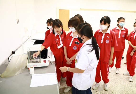 ภาพกิจกรรม  คณะวิทยาศาสตร์และเทคโนโลยี จัดโครงการค่ายวิทยาศาสตร์นักเรียนห้องเรียนพิเศษวิทยาศาสตร์  และโครงการค่ายวิทยาศาสตร์นักเรียนห้องเรียนพิเศษวิทยาศาสตร์เทคโนโลยี ภาษาอังกฤษ คณิตศาสตร์ (STEM) ระดับชั้นมัธยมศึกษาปีที่ 2