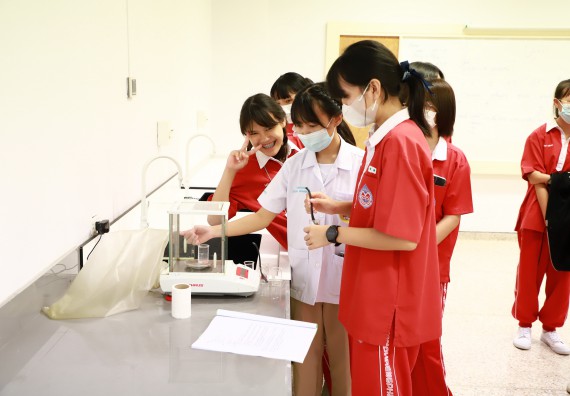 ภาพกิจกรรม  คณะวิทยาศาสตร์และเทคโนโลยี จัดโครงการค่ายวิทยาศาสตร์นักเรียนห้องเรียนพิเศษวิทยาศาสตร์  และโครงการค่ายวิทยาศาสตร์นักเรียนห้องเรียนพิเศษวิทยาศาสตร์เทคโนโลยี ภาษาอังกฤษ คณิตศาสตร์ (STEM) ระดับชั้นมัธยมศึกษาปีที่ 2