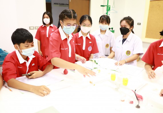 ภาพกิจกรรม  คณะวิทยาศาสตร์และเทคโนโลยี จัดโครงการค่ายวิทยาศาสตร์นักเรียนห้องเรียนพิเศษวิทยาศาสตร์  และโครงการค่ายวิทยาศาสตร์นักเรียนห้องเรียนพิเศษวิทยาศาสตร์เทคโนโลยี ภาษาอังกฤษ คณิตศาสตร์ (STEM) ระดับชั้นมัธยมศึกษาปีที่ 2