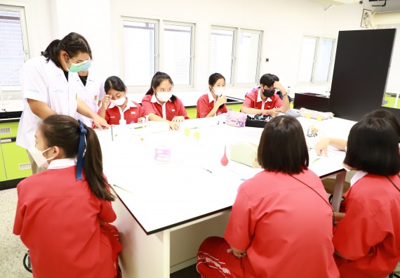 ภาพกิจกรรม  คณะวิทยาศาสตร์และเทคโนโลยี จัดโครงการค่ายวิทยาศาสตร์นักเรียนห้องเรียนพิเศษวิทยาศาสตร์  และโครงการค่ายวิทยาศาสตร์นักเรียนห้องเรียนพิเศษวิทยาศาสตร์เทคโนโลยี ภาษาอังกฤษ คณิตศาสตร์ (STEM) ระดับชั้นมัธยมศึกษาปีที่ 2