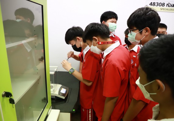 ภาพกิจกรรม  คณะวิทยาศาสตร์และเทคโนโลยี จัดโครงการค่ายวิทยาศาสตร์นักเรียนห้องเรียนพิเศษวิทยาศาสตร์  และโครงการค่ายวิทยาศาสตร์นักเรียนห้องเรียนพิเศษวิทยาศาสตร์เทคโนโลยี ภาษาอังกฤษ คณิตศาสตร์ (STEM) ระดับชั้นมัธยมศึกษาปีที่ 2