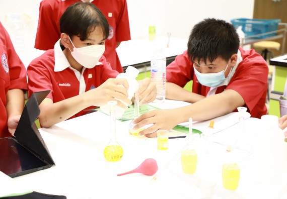 ภาพกิจกรรม  คณะวิทยาศาสตร์และเทคโนโลยี จัดโครงการค่ายวิทยาศาสตร์นักเรียนห้องเรียนพิเศษวิทยาศาสตร์  และโครงการค่ายวิทยาศาสตร์นักเรียนห้องเรียนพิเศษวิทยาศาสตร์เทคโนโลยี ภาษาอังกฤษ คณิตศาสตร์ (STEM) ระดับชั้นมัธยมศึกษาปีที่ 2