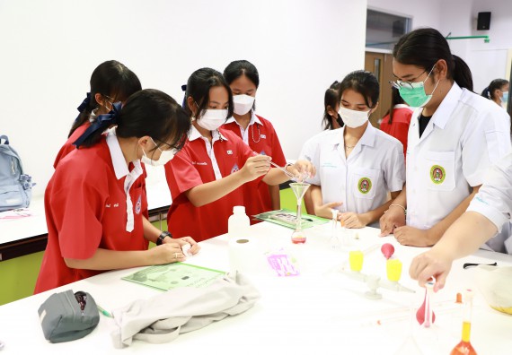 ภาพกิจกรรม  คณะวิทยาศาสตร์และเทคโนโลยี จัดโครงการค่ายวิทยาศาสตร์นักเรียนห้องเรียนพิเศษวิทยาศาสตร์  และโครงการค่ายวิทยาศาสตร์นักเรียนห้องเรียนพิเศษวิทยาศาสตร์เทคโนโลยี ภาษาอังกฤษ คณิตศาสตร์ (STEM) ระดับชั้นมัธยมศึกษาปีที่ 2