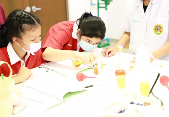 ภาพกิจกรรม  คณะวิทยาศาสตร์และเทคโนโลยี จัดโครงการค่ายวิทยาศาสตร์นักเรียนห้องเรียนพิเศษวิทยาศาสตร์  และโครงการค่ายวิทยาศาสตร์นักเรียนห้องเรียนพิเศษวิทยาศาสตร์เทคโนโลยี ภาษาอังกฤษ คณิตศาสตร์ (STEM) ระดับชั้นมัธยมศึกษาปีที่ 2