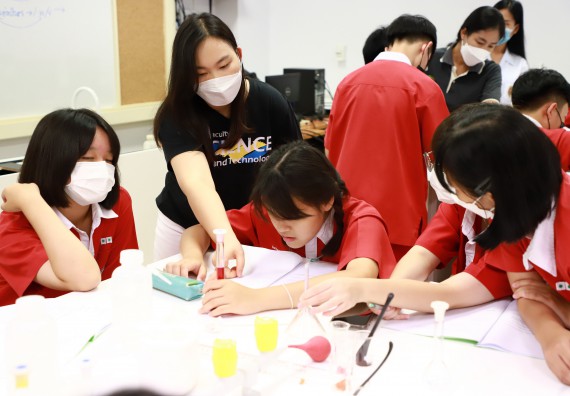 ภาพกิจกรรม  คณะวิทยาศาสตร์และเทคโนโลยี จัดโครงการค่ายวิทยาศาสตร์นักเรียนห้องเรียนพิเศษวิทยาศาสตร์  และโครงการค่ายวิทยาศาสตร์นักเรียนห้องเรียนพิเศษวิทยาศาสตร์เทคโนโลยี ภาษาอังกฤษ คณิตศาสตร์ (STEM) ระดับชั้นมัธยมศึกษาปีที่ 2