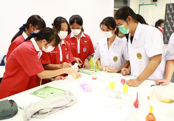 ภาพกิจกรรม  คณะวิทยาศาสตร์และเทคโนโลยี จัดโครงการค่ายวิทยาศาสตร์นักเรียนห้องเรียนพิเศษวิทยาศาสตร์  และโครงการค่ายวิทยาศาสตร์นักเรียนห้องเรียนพิเศษวิทยาศาสตร์เทคโนโลยี ภาษาอังกฤษ คณิตศาสตร์ (STEM) ระดับชั้นมัธยมศึกษาปีที่ 2