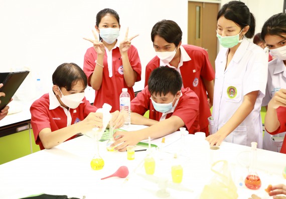 ภาพกิจกรรม  คณะวิทยาศาสตร์และเทคโนโลยี จัดโครงการค่ายวิทยาศาสตร์นักเรียนห้องเรียนพิเศษวิทยาศาสตร์  และโครงการค่ายวิทยาศาสตร์นักเรียนห้องเรียนพิเศษวิทยาศาสตร์เทคโนโลยี ภาษาอังกฤษ คณิตศาสตร์ (STEM) ระดับชั้นมัธยมศึกษาปีที่ 2