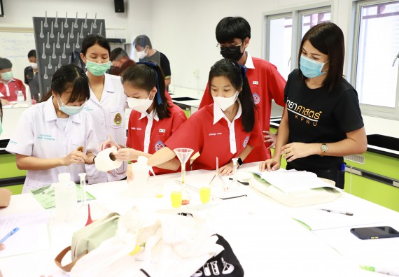 ภาพกิจกรรม  คณะวิทยาศาสตร์และเทคโนโลยี จัดโครงการค่ายวิทยาศาสตร์นักเรียนห้องเรียนพิเศษวิทยาศาสตร์  และโครงการค่ายวิทยาศาสตร์นักเรียนห้องเรียนพิเศษวิทยาศาสตร์เทคโนโลยี ภาษาอังกฤษ คณิตศาสตร์ (STEM) ระดับชั้นมัธยมศึกษาปีที่ 2