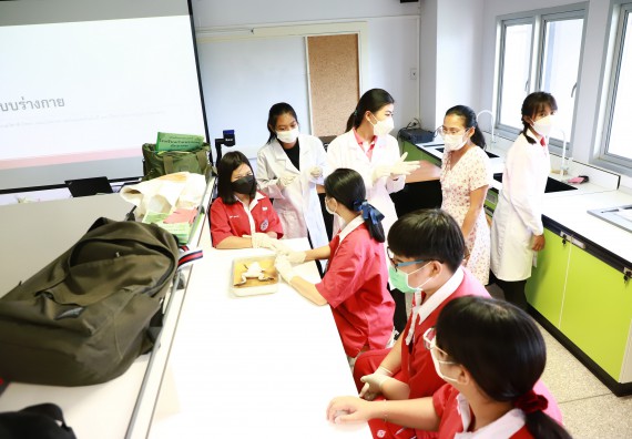 ภาพกิจกรรม  คณะวิทยาศาสตร์และเทคโนโลยี จัดโครงการค่ายวิทยาศาสตร์นักเรียนห้องเรียนพิเศษวิทยาศาสตร์  และโครงการค่ายวิทยาศาสตร์นักเรียนห้องเรียนพิเศษวิทยาศาสตร์เทคโนโลยี ภาษาอังกฤษ คณิตศาสตร์ (STEM) ระดับชั้นมัธยมศึกษาปีที่ 2